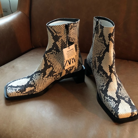 Soldout Zara Snakeskin leather square heel boots - Picture 2 of 8